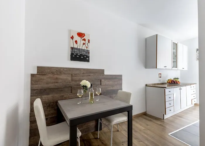 Hostly-the Piramide Soul Roma-10min To Colosseum Apartment *