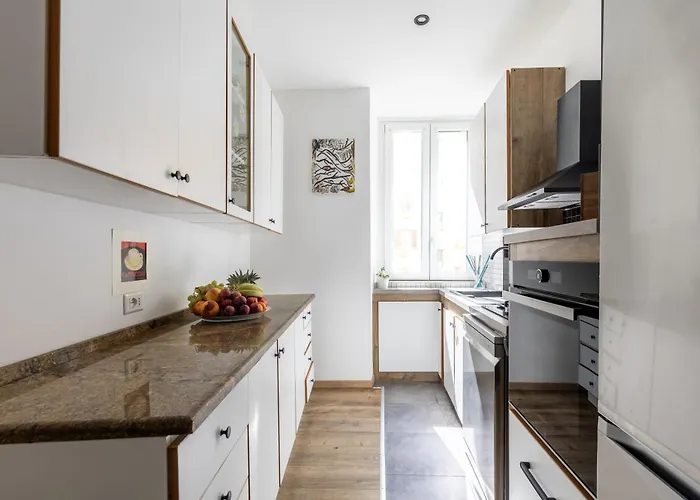 Hostly-the Piramide Soul Roma-10min To Colosseum Apartment Rome
