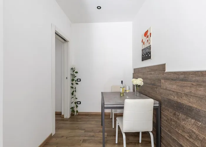 Hostly-the Piramide Soul Roma-10min To Colosseum Apartment Rome