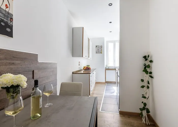 Hostly-the Piramide Soul Roma-10min To Colosseum Apartment Rome